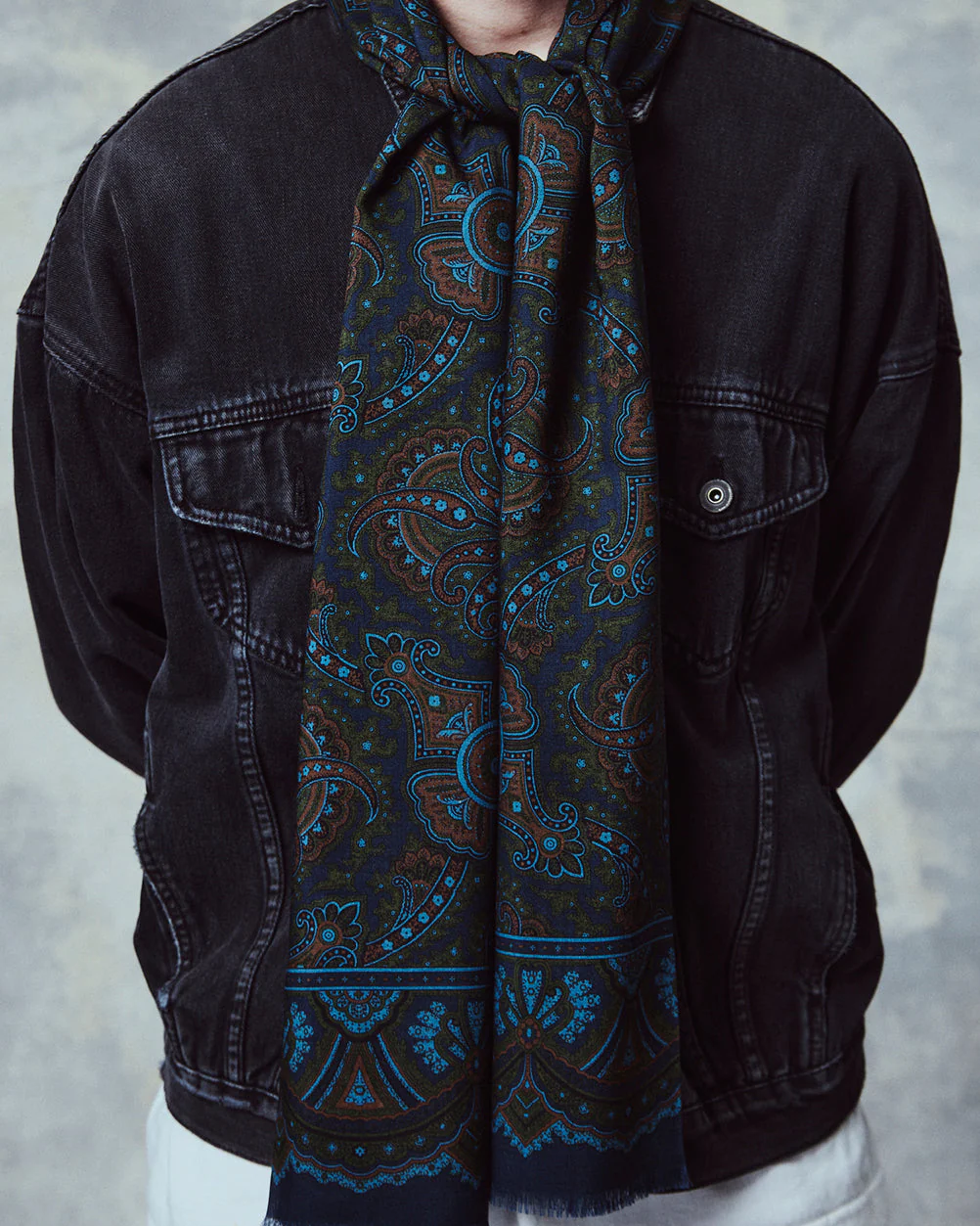 UK Wool and Silk Scarf - Paisley in Navy - Image 5